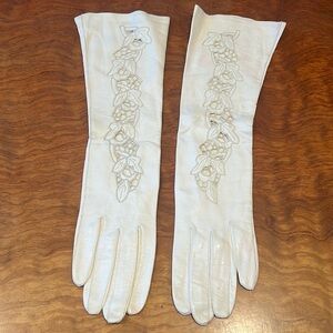 Vintage 1960s 14” Kid Leather Lazer Floral Inserts White Sz 6.3 Women’s Gloves